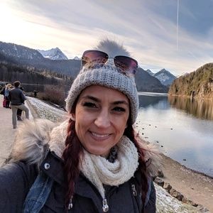 Meet your Posher, Karin